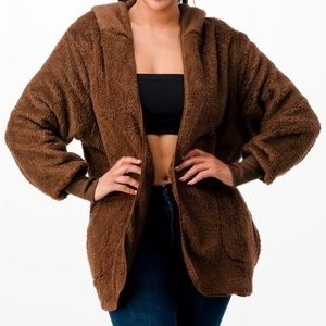 Teddy fleece hooded cardigan. Soft and with functional pockets. Showing size S